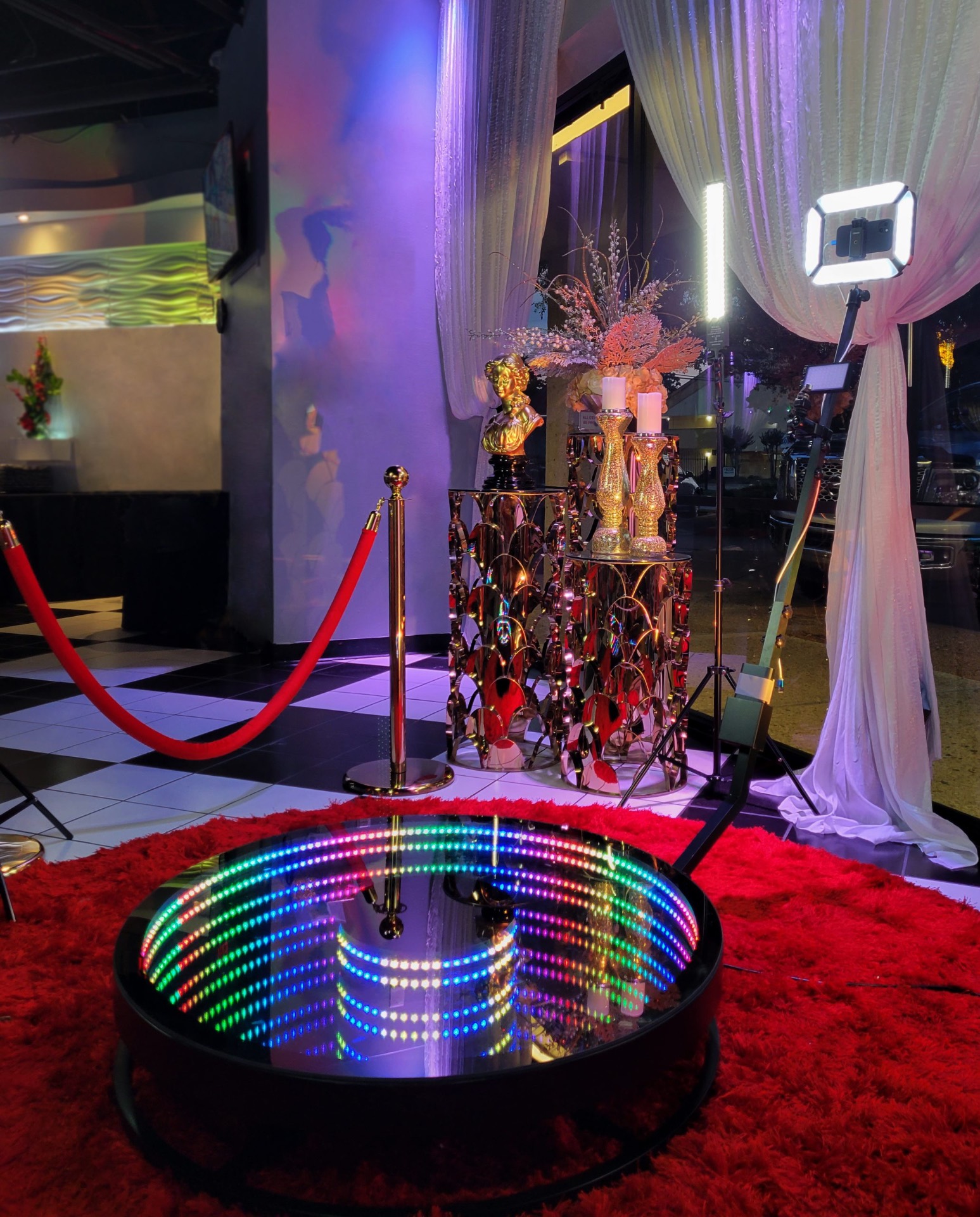 XL 360° Glass LED Photo Booth